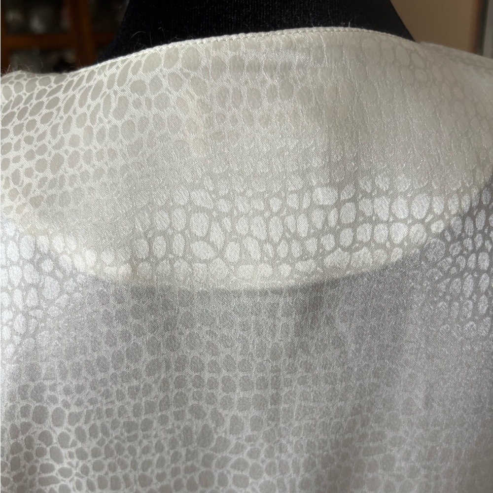 Dahan White Textured Top 8 - Picture 4 of 6